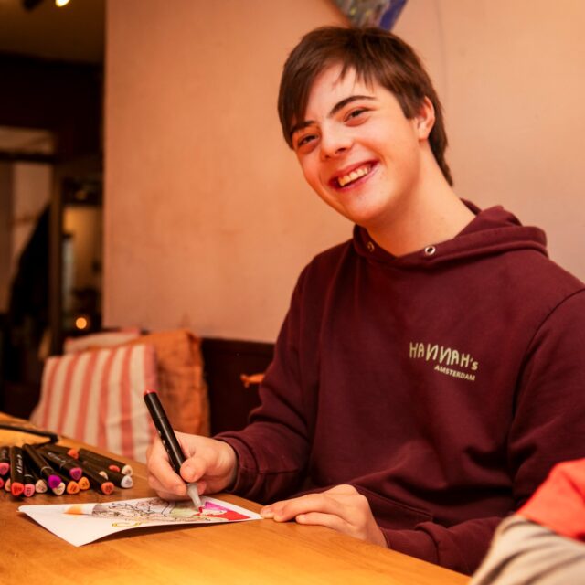 Wist je dat er doordeweeks deelnemers werken bij Hannah’s? 💛

Tussen het harde werken door is er natuurlijk ook tijd voor een welverdiende pauze. En zoals je ziet… die wordt creatief besteed 🎨 

PS. Ben jij nog op zoek naar dagbesteding? Wij hebben nog een paar plekjes vrij!!