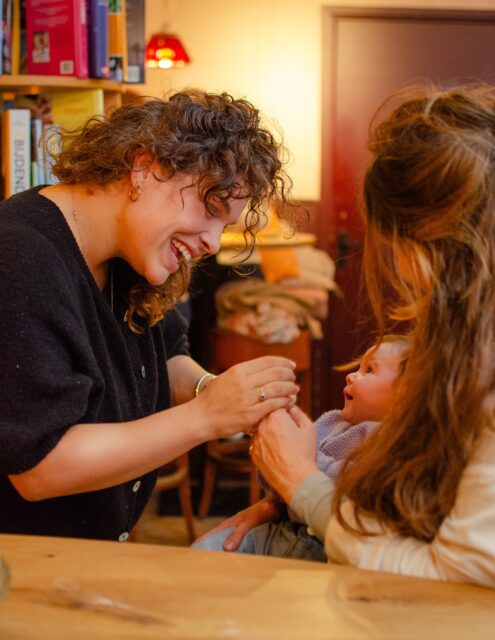 MOEDERDAG 🫶🏼 

Verwen je moeder, bonusmoeder, oma of die ene vrouw die altijd voor je klaarstaat met een fijne lunch, goede koffie en iets zoets bij Hannah’s. Een moment om samen te genieten, bij te praten en haar eens goed in het zonnetje te zetten 💛 

Reserveer een tafeltje en maak van Moederdag een klein dolce vita moment 🍋 

A presto, a Hannah’s