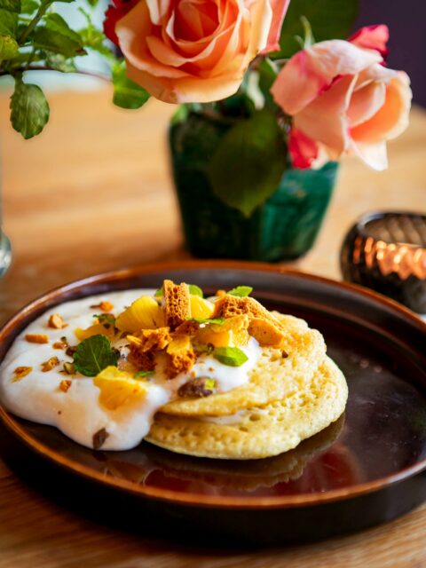 🥞 Zin in een heerlijk ontbijt of een gezellige brunch bij Hannah’s?

Kom genieten van onze vernieuwde kaart, met als smakelijke nieuwkomer: de duizend gaten flensjes! 😍 Kom je ze snel proeven?