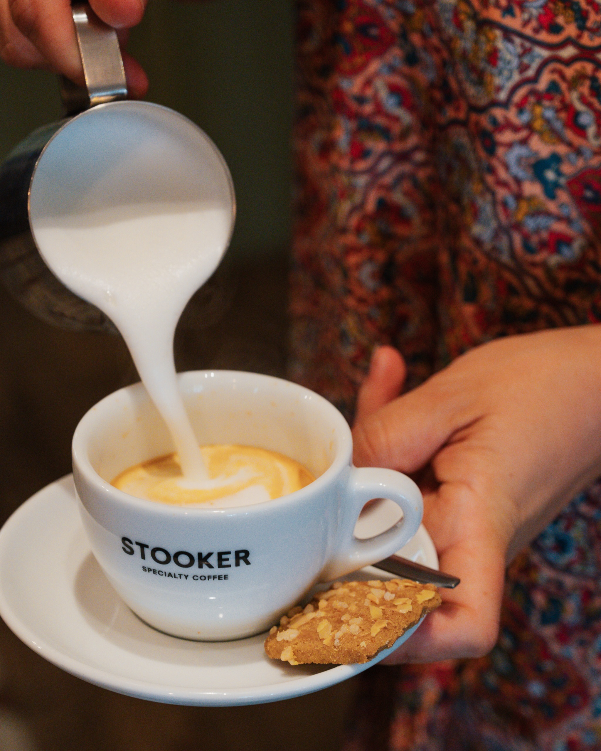 Koffie nodig? ☕️vanaf 10:00 staan we voor je klaar! Kom gezellig langs voor een lekkere kop koffie en een goed begin van je dag. 💛