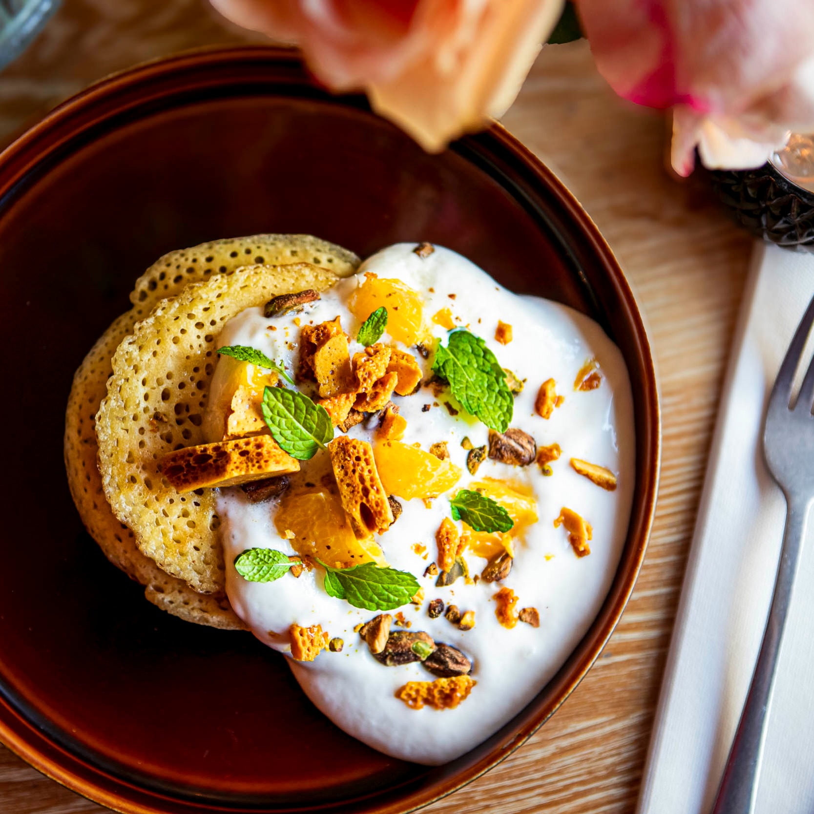 Hmmm… nu ik deze foto zie, krijg ik gelijk zin in de héle kaart van Hannah’s. 🤤

Maar we zijn benieuwd: wat is jouw favoriete gerecht? 👀

Kom snel langs bij Hannah’s en ontdek jouw nieuwe favoriet! 💛