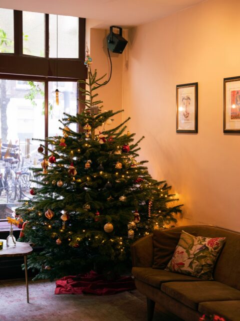De feestdagen komen eraan! 🎄🥂

Tijd om samen te komen, te proosten op het afgelopen jaar en mooie plannen te maken voor het nieuwe jaar. Of je nu een gezellige kerstborrel, een eindejaarsfeest of een bijeenkomst op locatie organiseert: Hannah’s Amsterdam denkt graag met je mee!

🥂 Gezellige borrels voor groepen
🍴 Catering op locatie
✨ Een feestelijke setting voor jouw team, collega’s of relaties

We merken dat de eerste groepsaanvragen al binnenkomen, dus wacht niet te lang met plannen!

📩 Benieuwd naar de mogelijkheden? Neem contact met ons op.

#HannahsAmsterdam #Kerstborrel #eindejaarsborrel